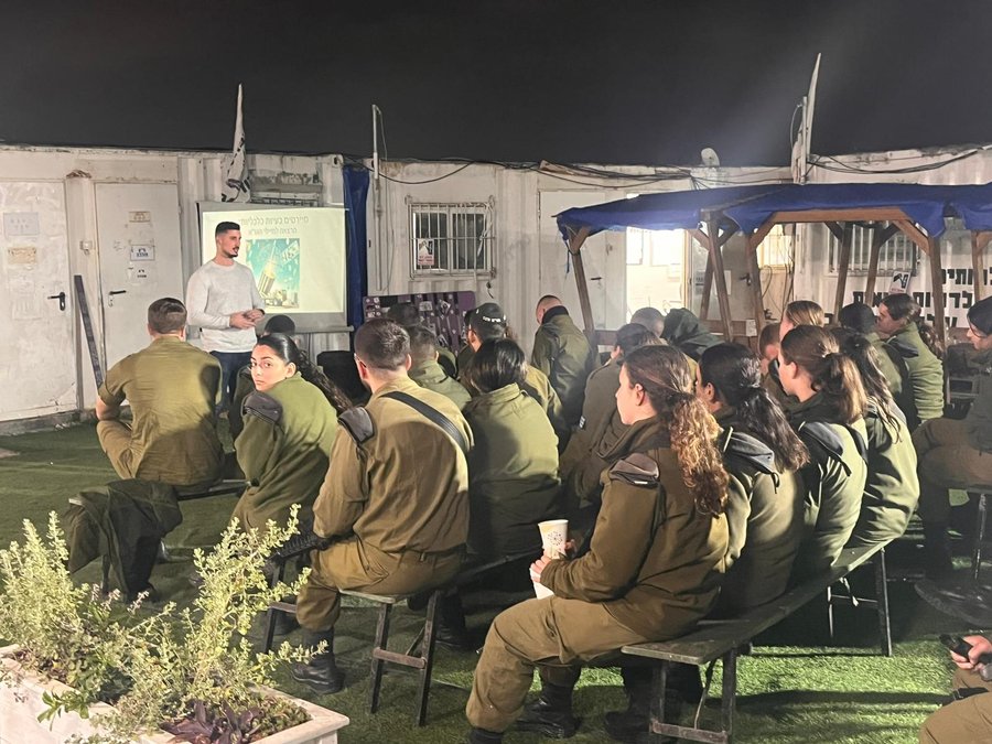 הרצאה בצבא 2