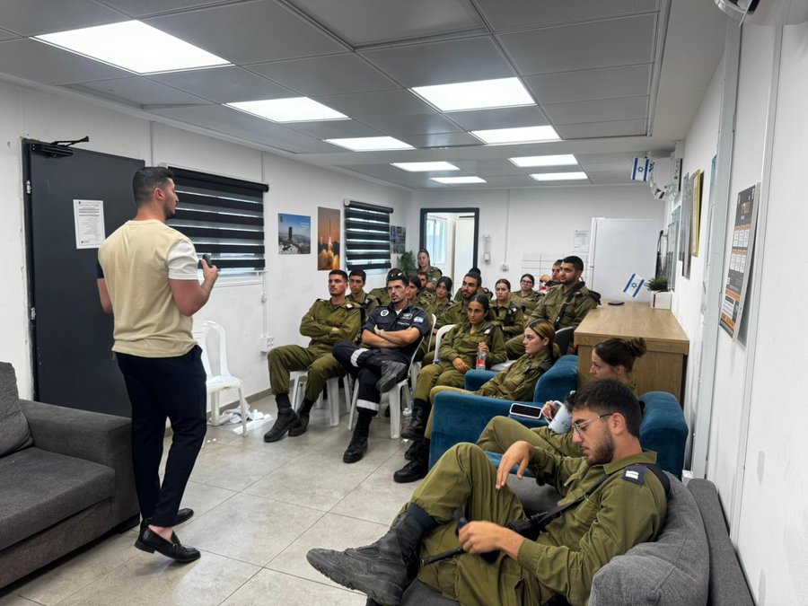 הרצאה בצבא 10